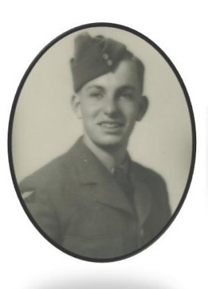 Harold G. Kent Honoured by Legion Harold Greydon Kent, 1943, age 18 (enlisted) Royal Canada Air Force (RCAF), 1943-1945